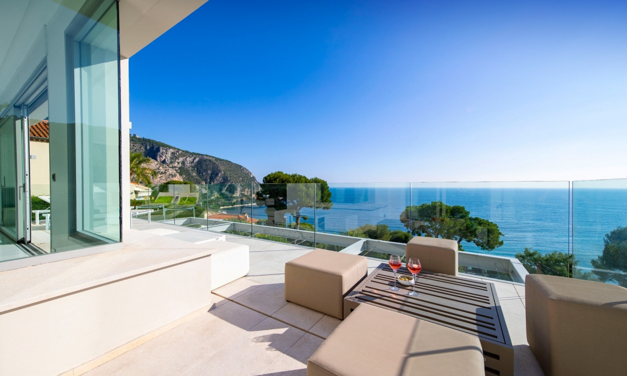 Villa with stunning sea view