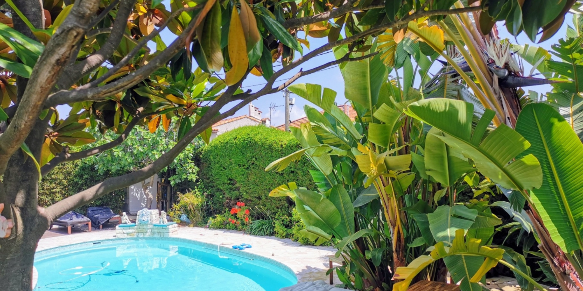 Villa with Tropical Garden
