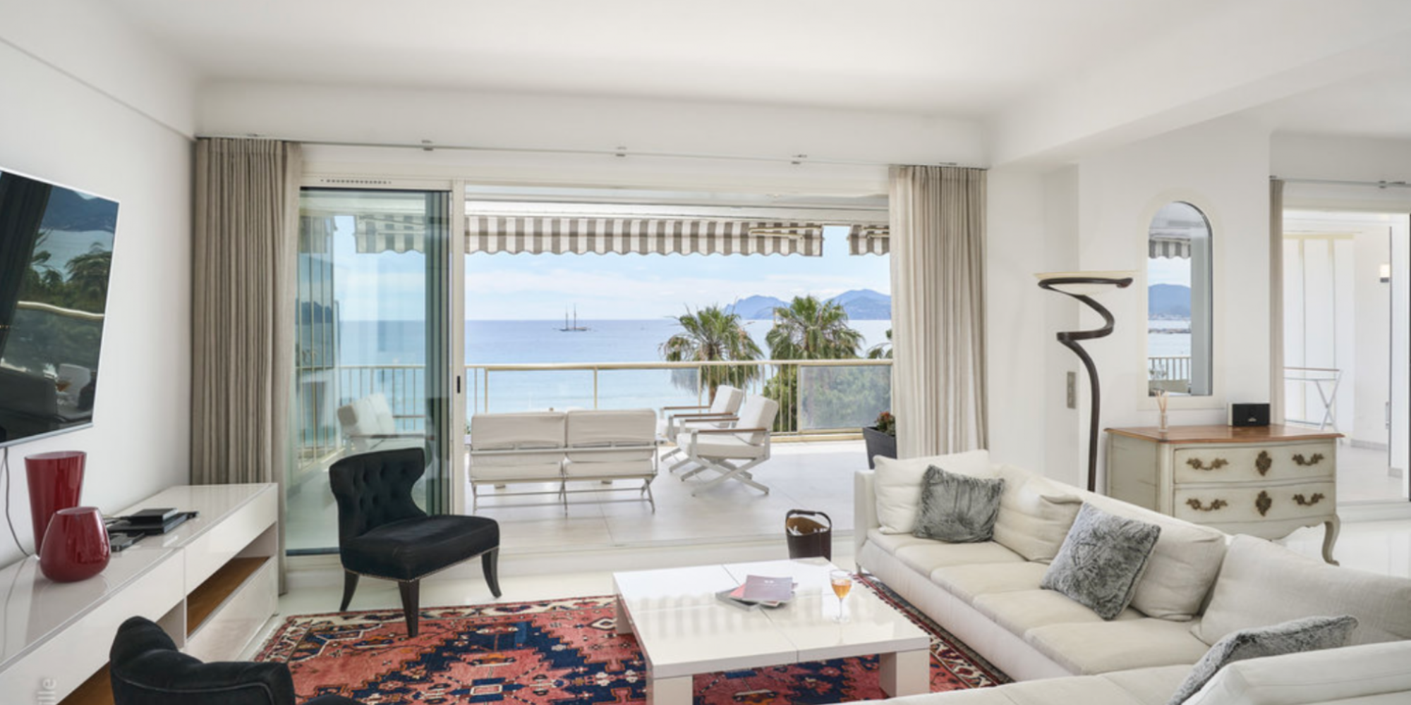 Superb Duplex Apartment In Cannes