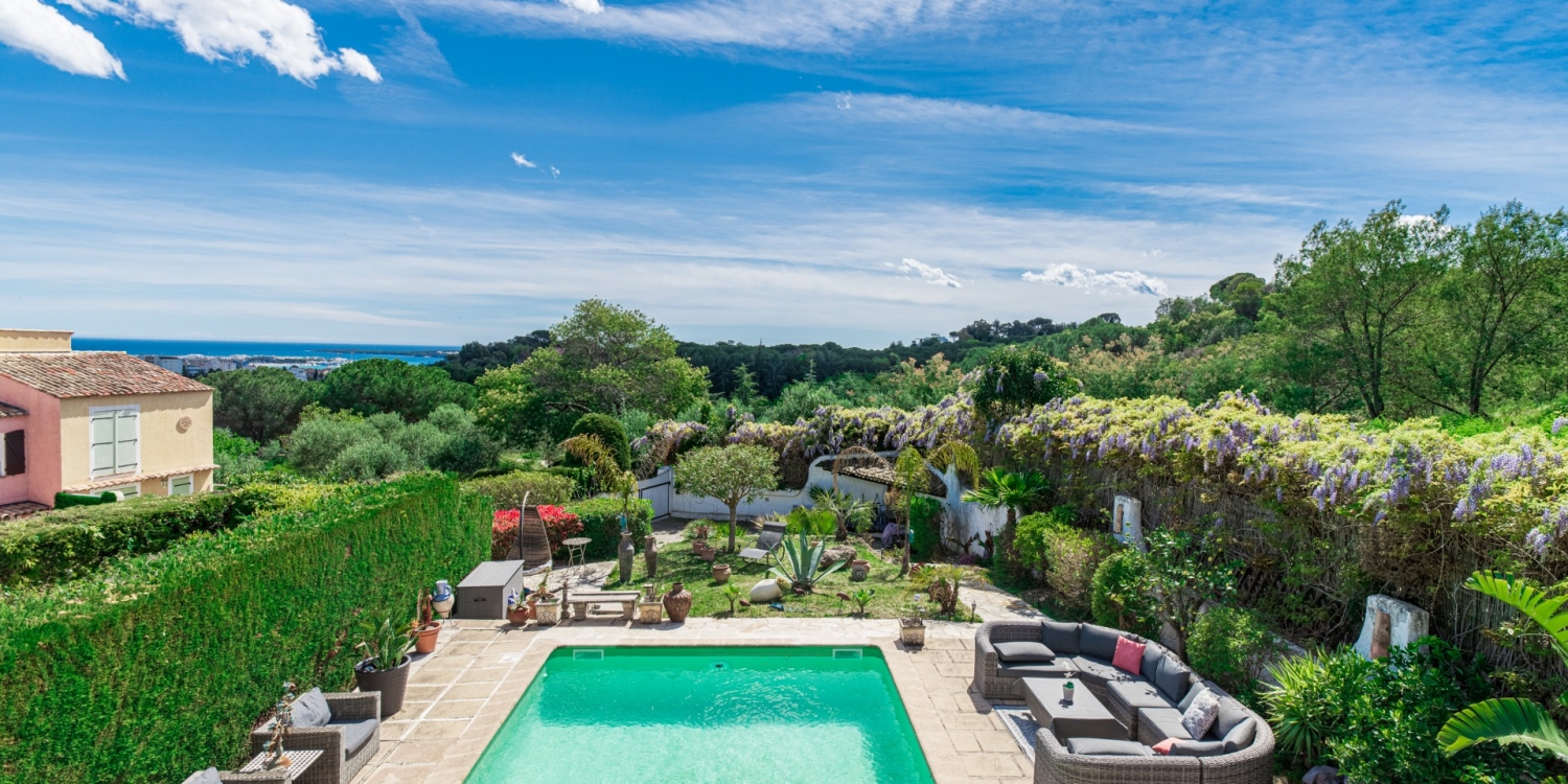 Photo 1 - Cannes -Bas de Villa avec splendide jardin exotique et méditerranéen avec piscine et  vue mer - 