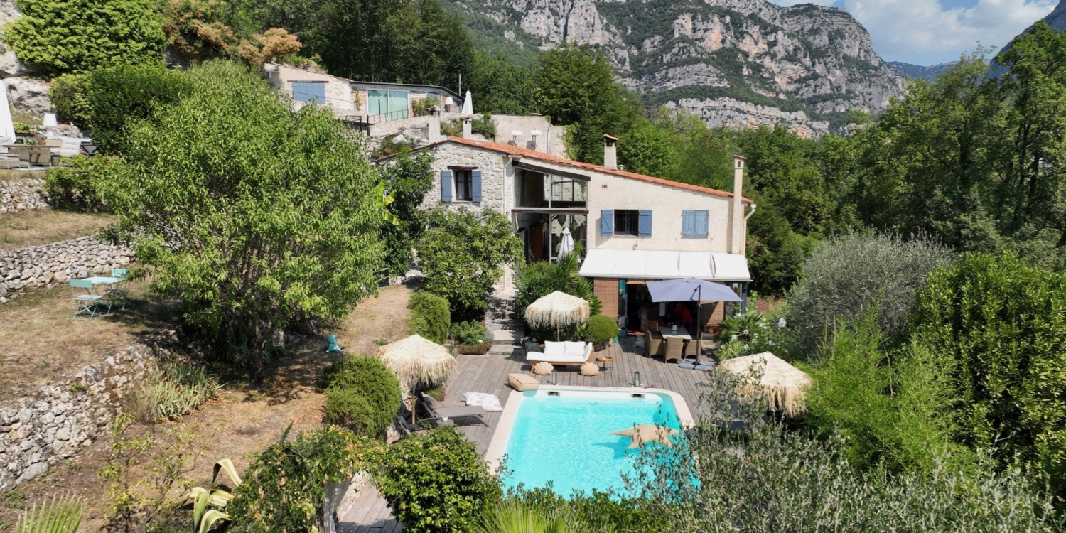 Photo 0 - Estate nestled between sea and mountains, charming building made up of 4 apartments - Villa principale, appartements et piscine