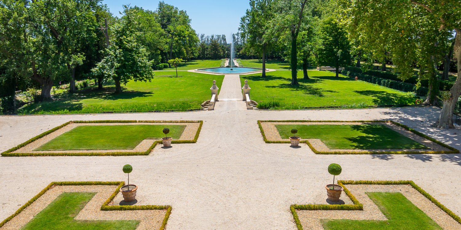 Photo 1 - Château in Provence with 20-acre grounds - Vue du Château sur le Parc Sud