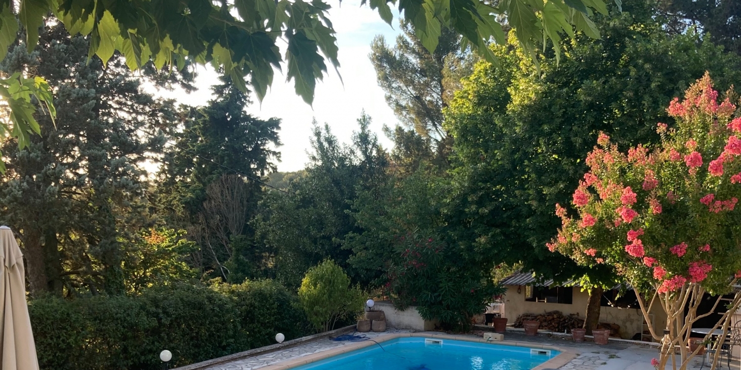 Photo 0 - Villa avec piscine et terrasse vue panoramique  - piscine dans un écrin de verdure