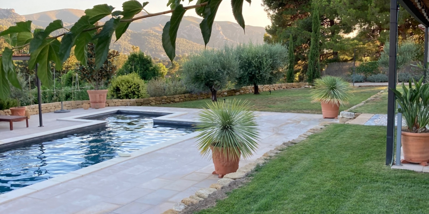 Photo 0 - Villa avec piscine et terrain de pétanque au pied des collines de Marcel Pagnol  - Piscine 