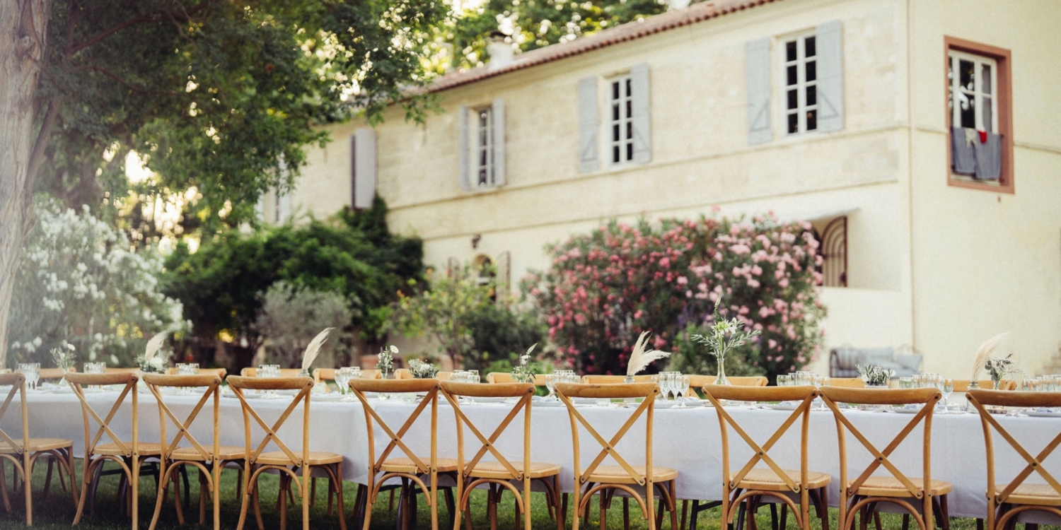 Photo 1 - Provençal farmhouse in 17th Avignon - Grande table d'hôtes dans le jardin