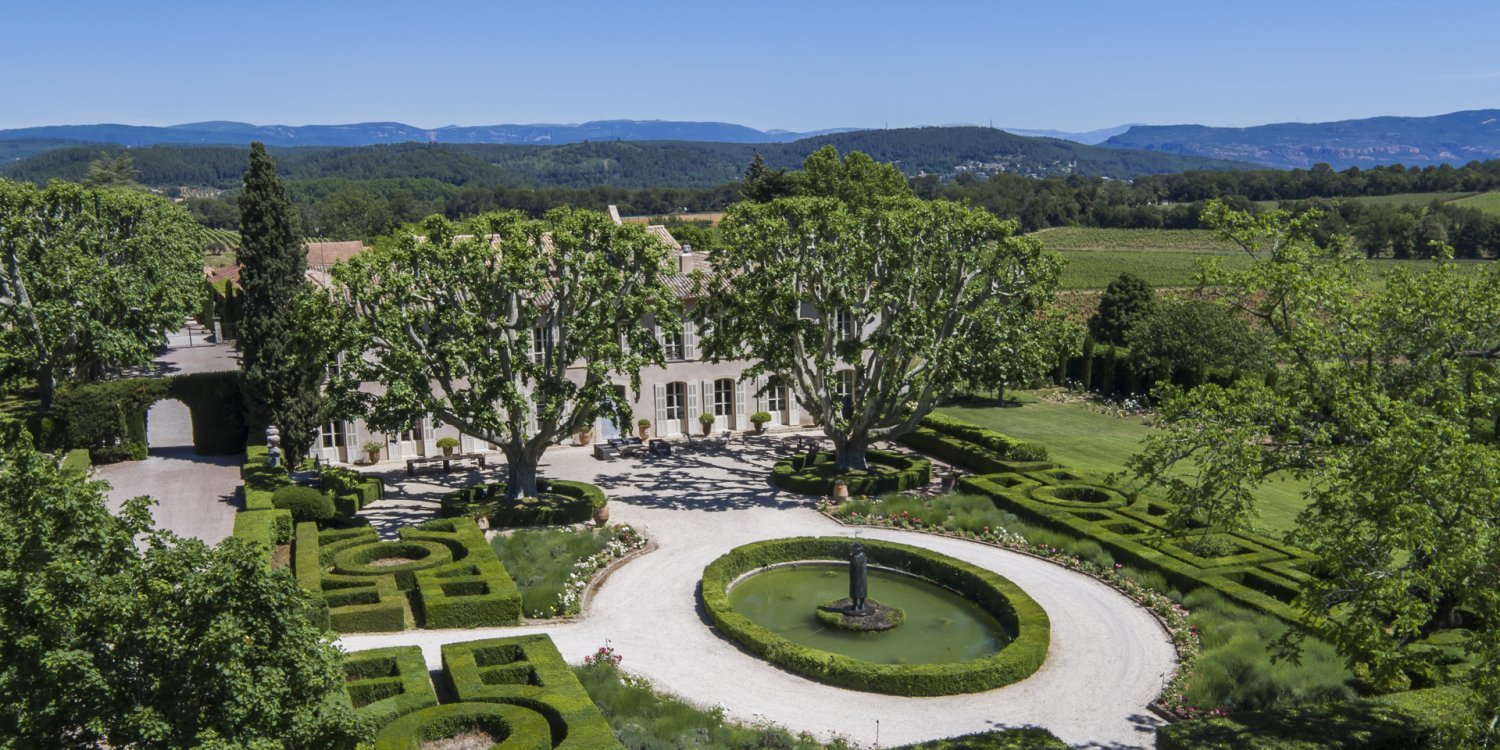 Photo 0 - Vin Château Cru Classé avec salle de conférence - Parc privé du Château et 111 hectares de vignes des Côtes de Provence