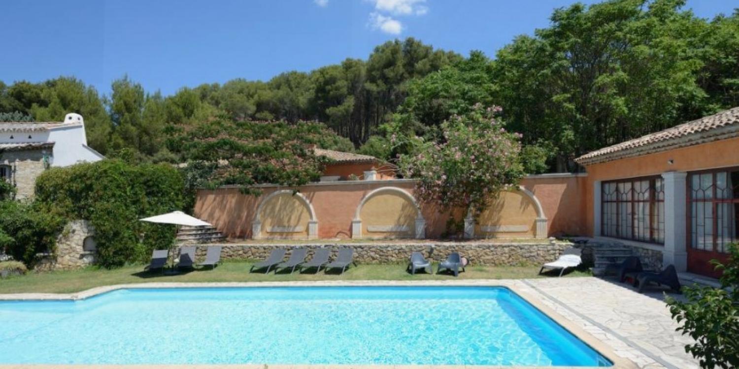 Photo 0 - Domaine privé à 15 minutes d’Aix en Provence  - La piscine et l'espace détente