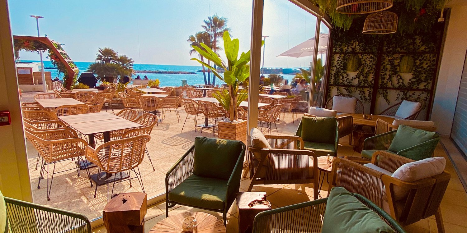 Photo 1 - Seaside restaurant - 