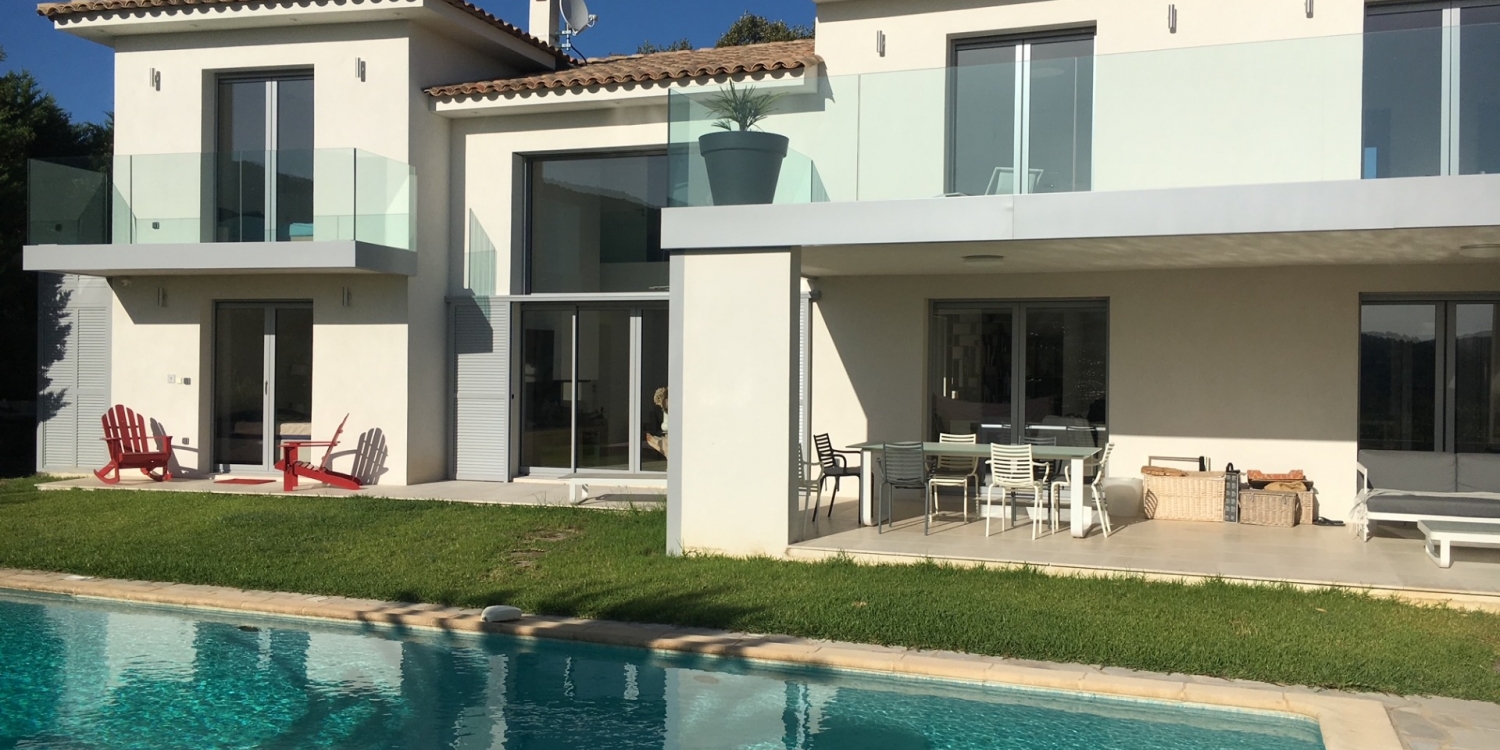 Photo 1 - Sheltered terrace with sea, garden and swimming pool views - Terrasse couverte et piscine 10x5 m  