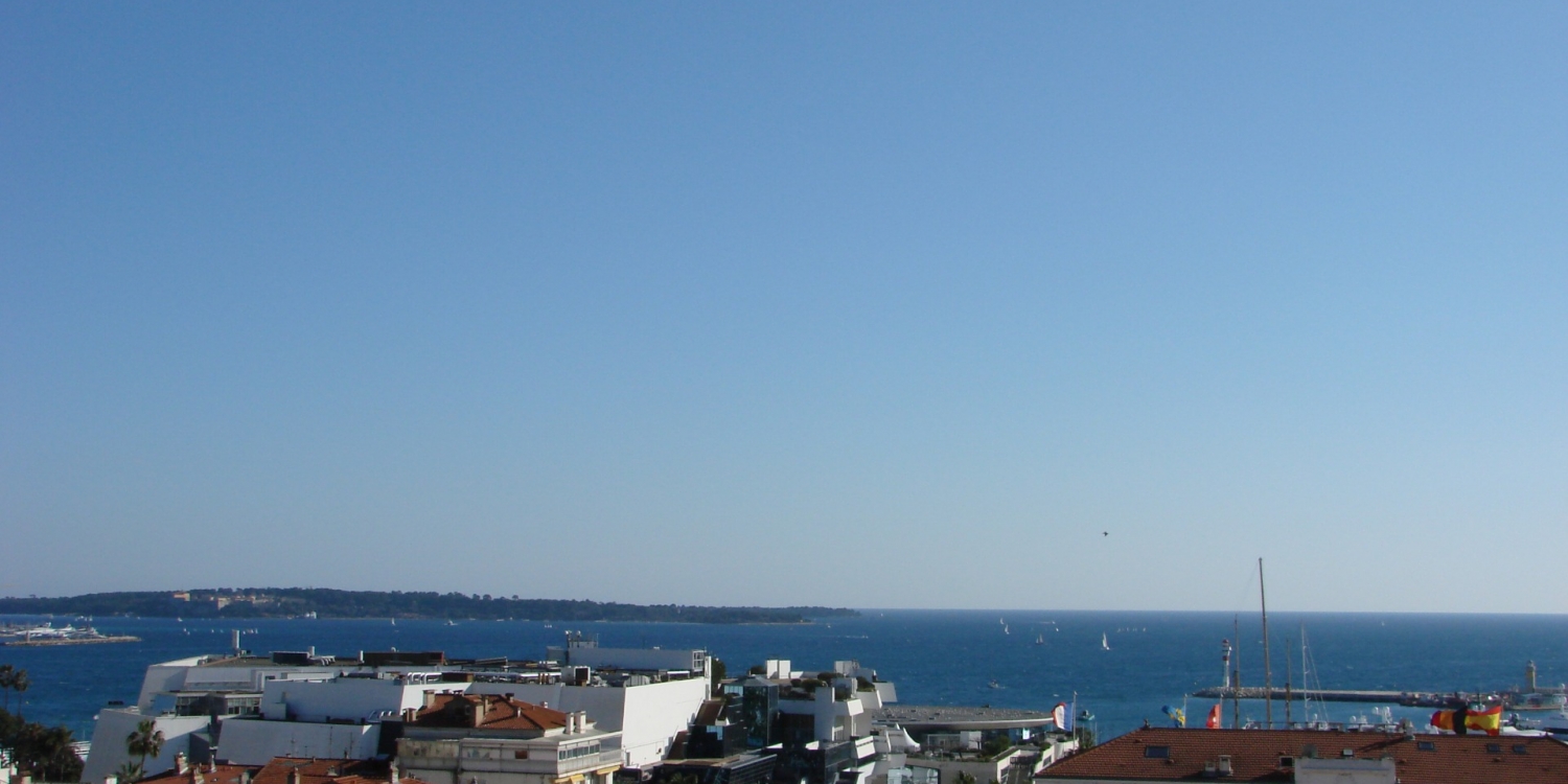 Photo 1 - Grande terrasse sur le toit, vue mer - La vue mer et ville de Cannes