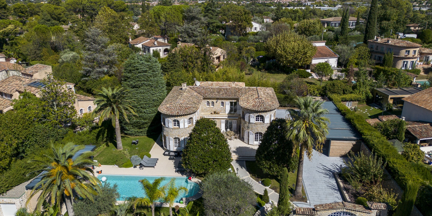 Photo 1 - Villa luxueuse et lumineuse en pierres 360 m²  - Le domaine avec la piscine