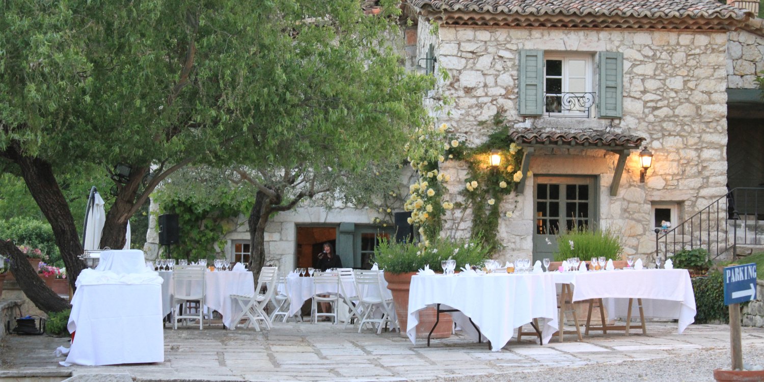 Photo 0 - Dinner and Equestrian Show at the Manège de Xénophon - La villa (style Mas provençal) et sa terrasse idéales pour mariage, anniversaire, cocktail, fête d'entreprise