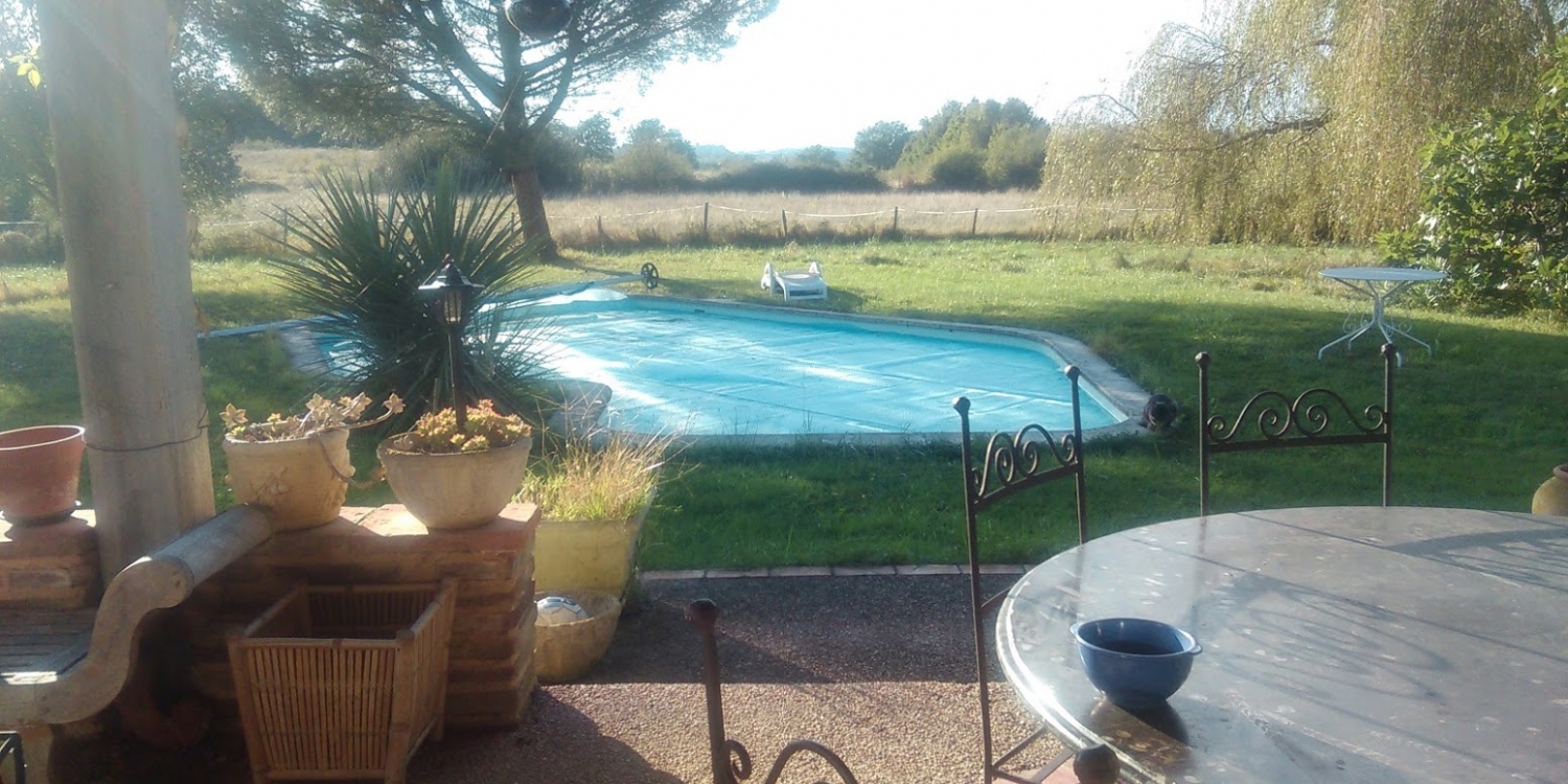 Photo 0 - Cadre bucolique avec piscine  - La terrasse et la piscine