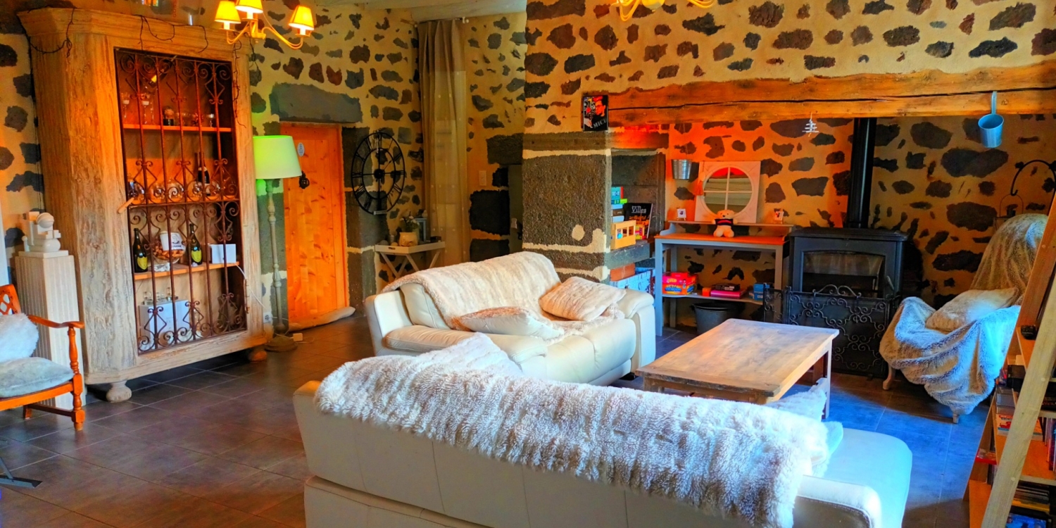 Photo 1 - Ferme rénovée de 300 m² avec bar Irlandais - Salon avec sa cheminée 