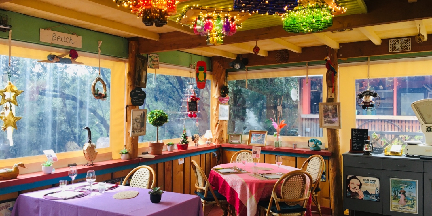 Photo 1 - Petit restaurant intimiste sur les hauteurs d'Aniane  - Sous la pergola