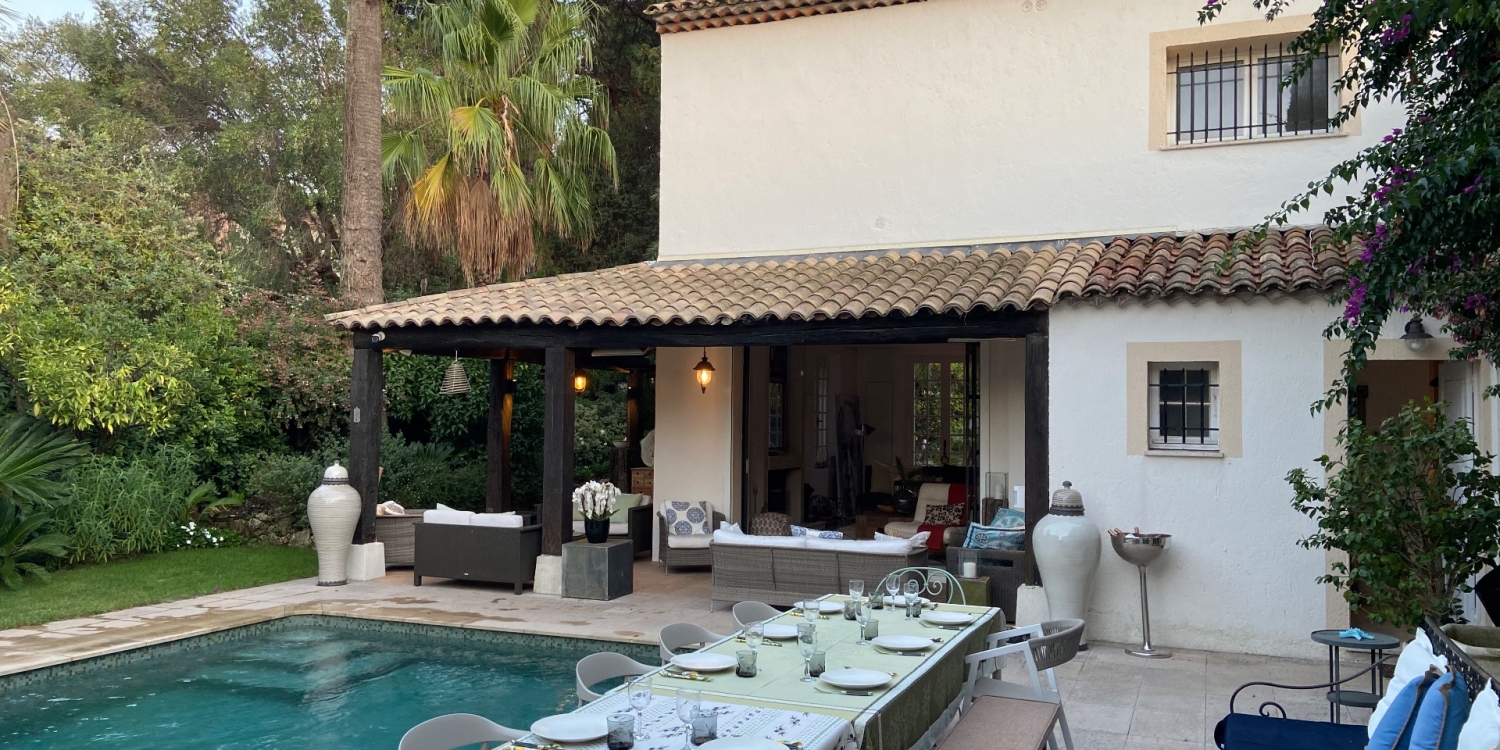 Photo 0 - Exquisite Cannes Villa Nestled in Private Park Short Walk from La Croisette - Mise en place d'un dîner pour 20 personnes au bord de la piscine