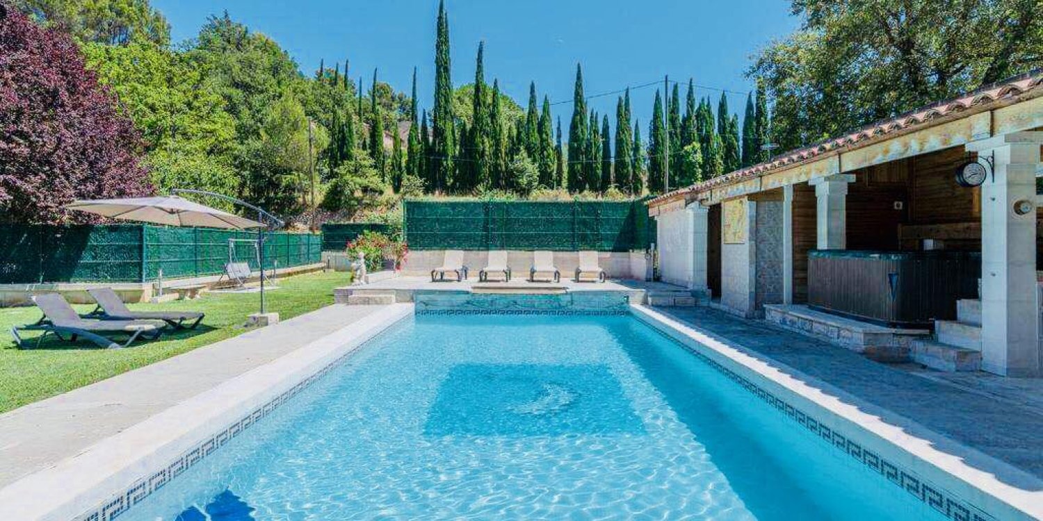 Photo 0 - Guest House with swimming pool and spacious garden for 30people - La piscine avec vue imprenable sur les montagnes