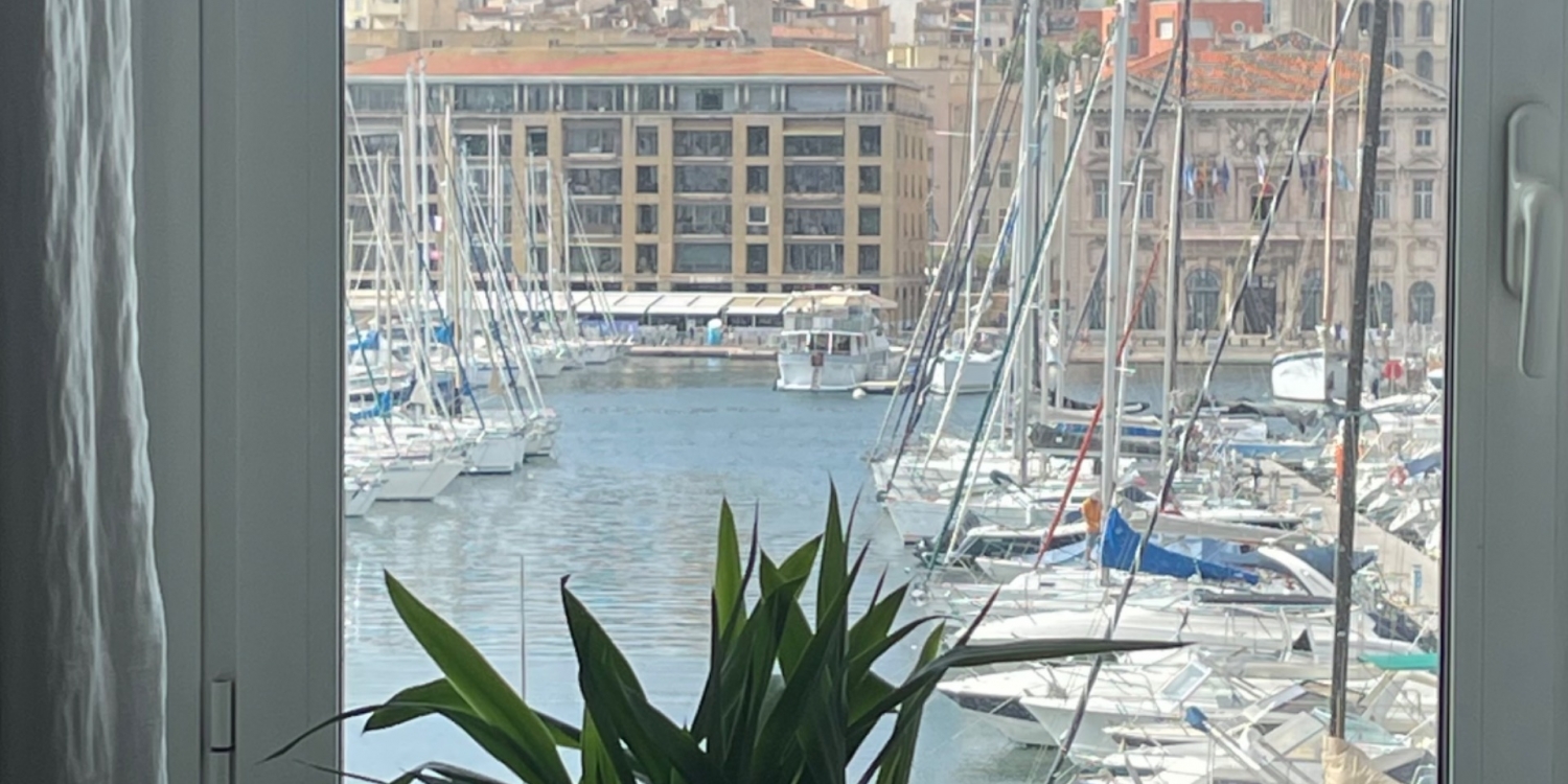 Photo 1 - Appartement 65 m² sur le vieux port à Marseille  - 