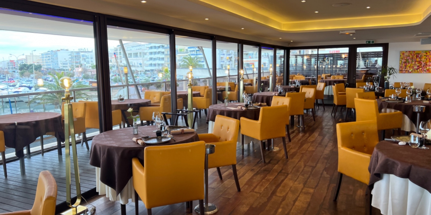 Photo 1 - Restaurant terrasse vue mer - Salle du restaurant 