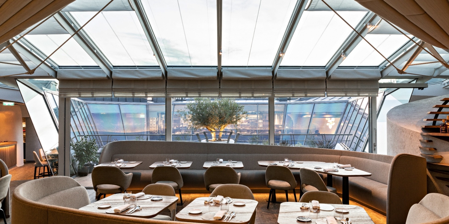 Photo 1 - Magnifique restaurant avec vue sur les toits de Paris d'un immeuble haussmanien - Salle à manger