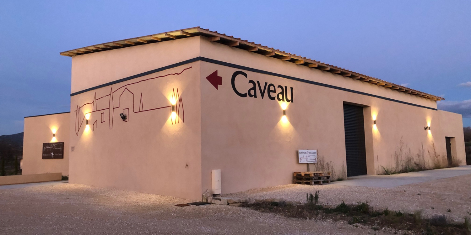 Photo 1 - Domaine viticole familial au pied du Ventoux - La cave vue d'ensemble