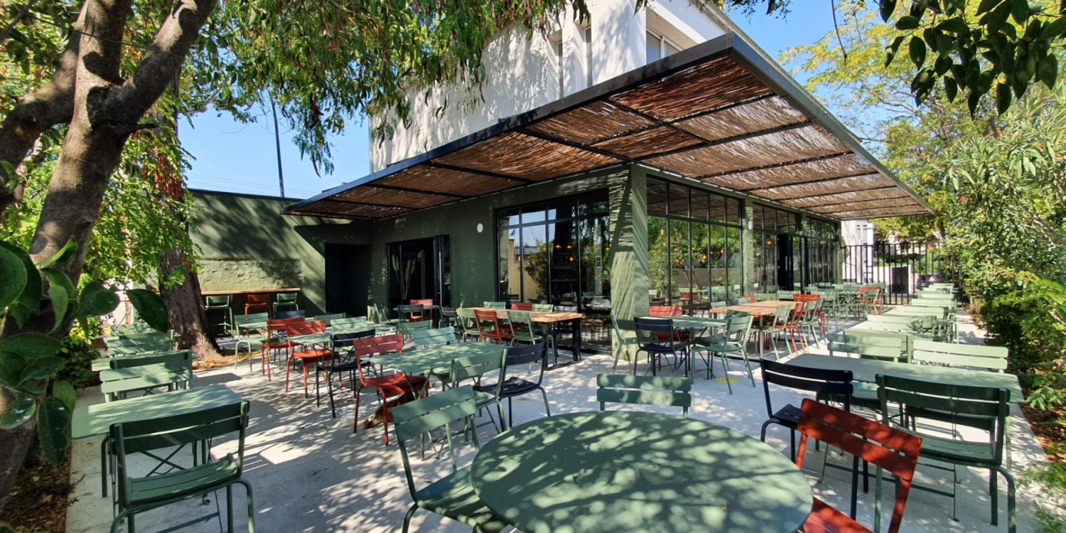 Photo 0 - Restaurant spacieux moderne avec un joli patio végétalisé - La terrasse