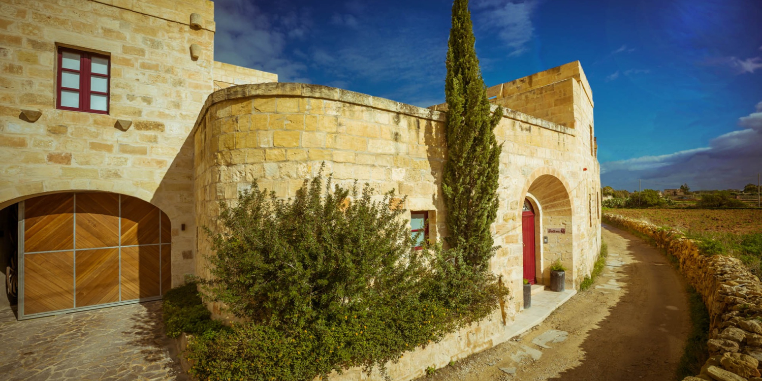 Photo 1 - Traditional Mediterranean Vernacular Building. - 