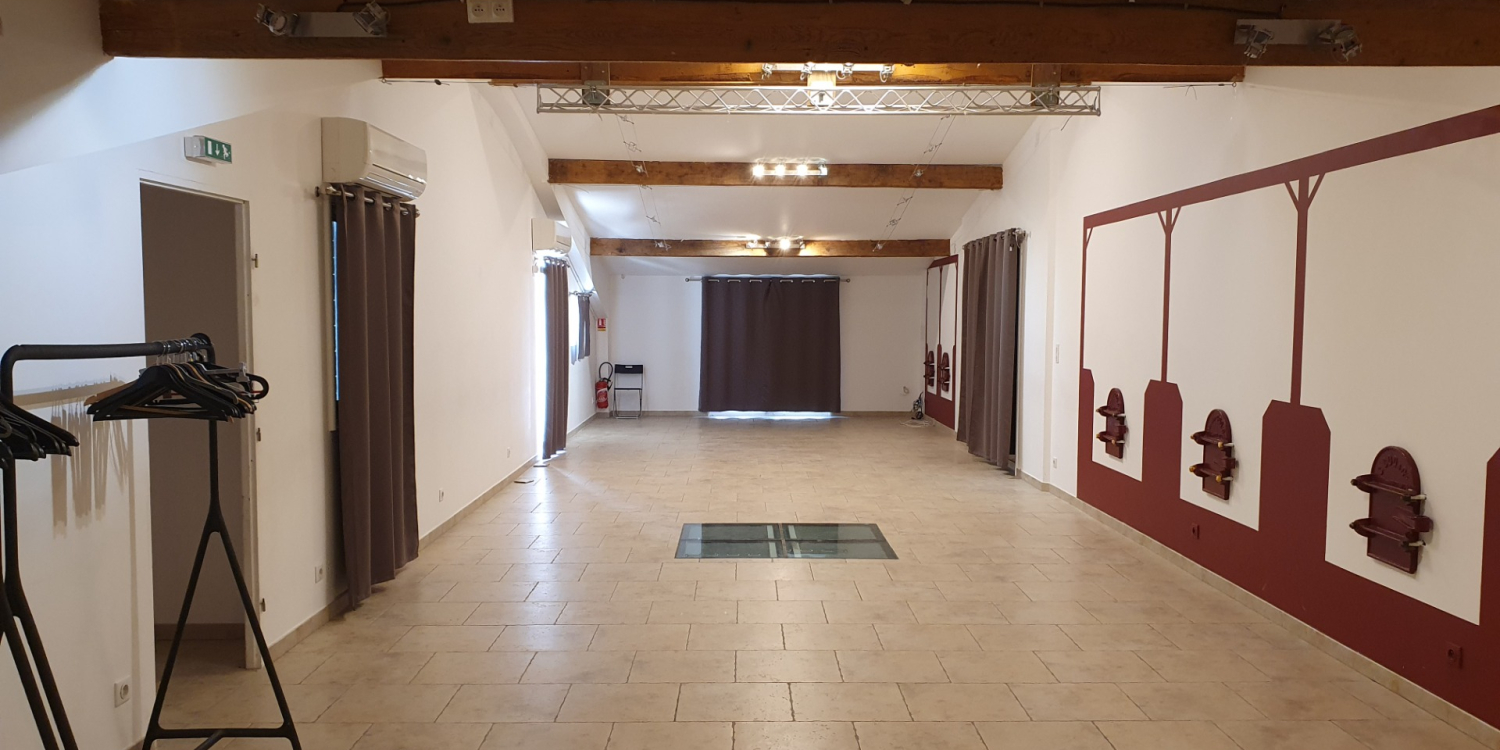 Photo 6 - Salle de réception - Salle vide 20x5 m avec une véranda de 20 m² 