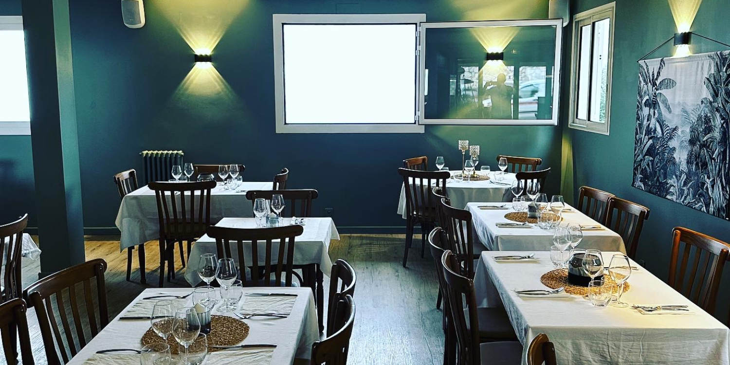 Photo 0 - Restaurant avec terrasse lounge et vue mer  - La salle qui réchauffe les coeurs!