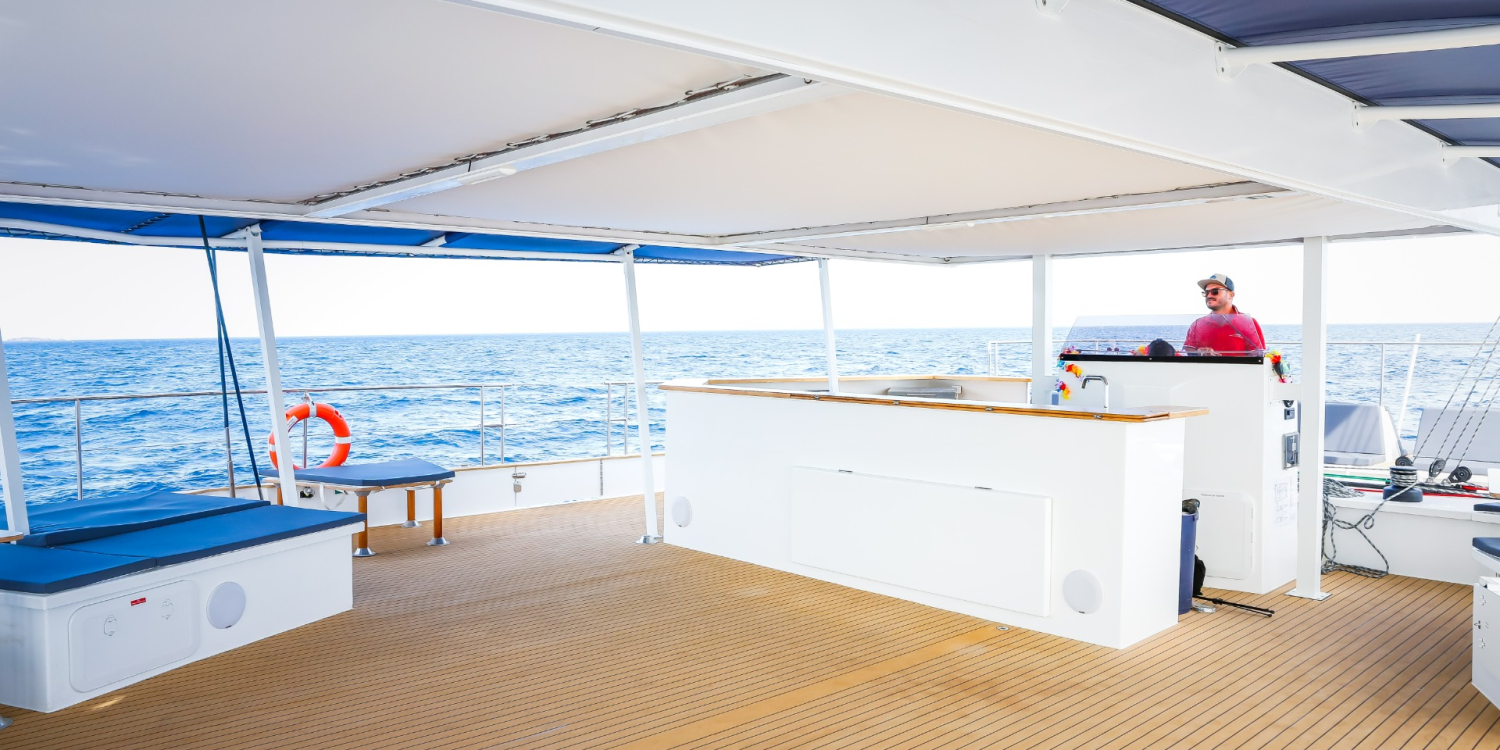 Photo 3 - Maxi catamaran pour votre événement privé ou professionnel  - 