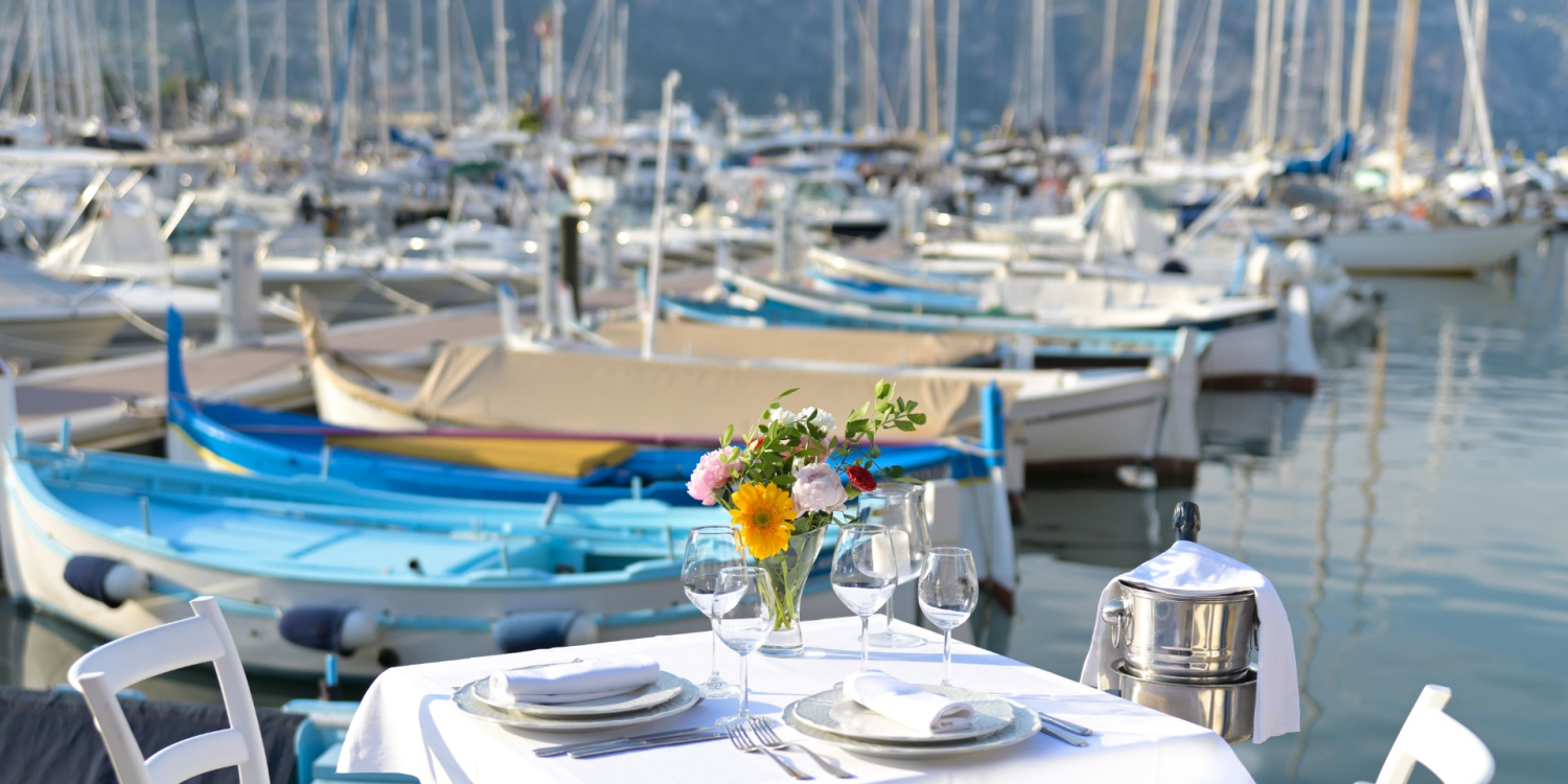 Photo 1 - Italian restaurant nestled on the old port of Saint Jean Cap Ferrat - Table en bord de mer sur le quai du vieux port 