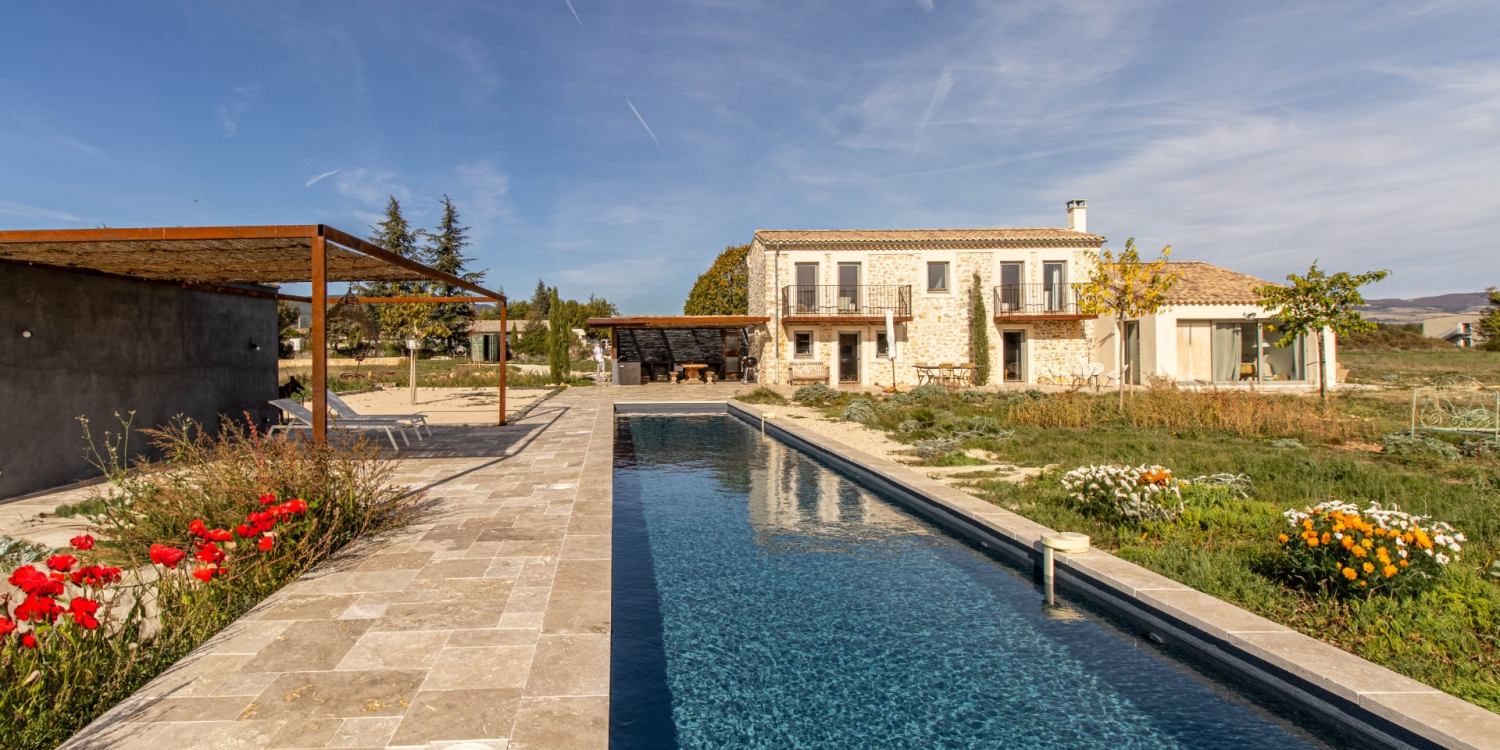 Photo 0 - Un mas au cœur de la Provence - Le domaine et la piscine