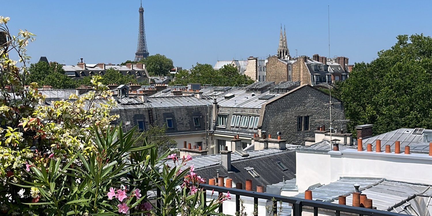 Photo 0 - St Germain des Prés: 50 m² terrace with full sky view of the Eiffel Tower  - Vue de la terrasse