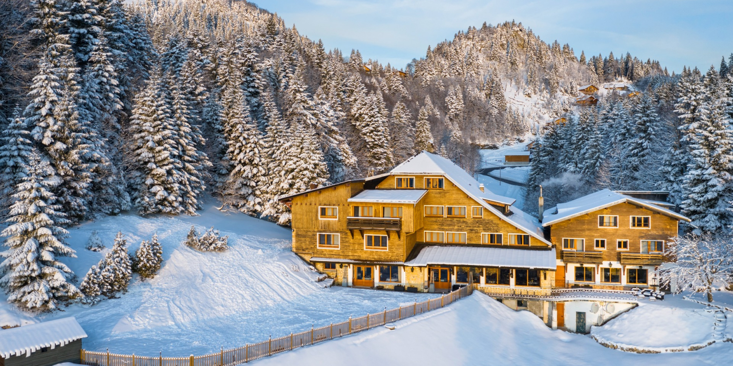 Photo 0 - Chalet Hotel Restaurant - Chalet-Hôtel versant sud qui offre une vue spectaculaire sur le Mont-Blanc dominant le Lac Léman.