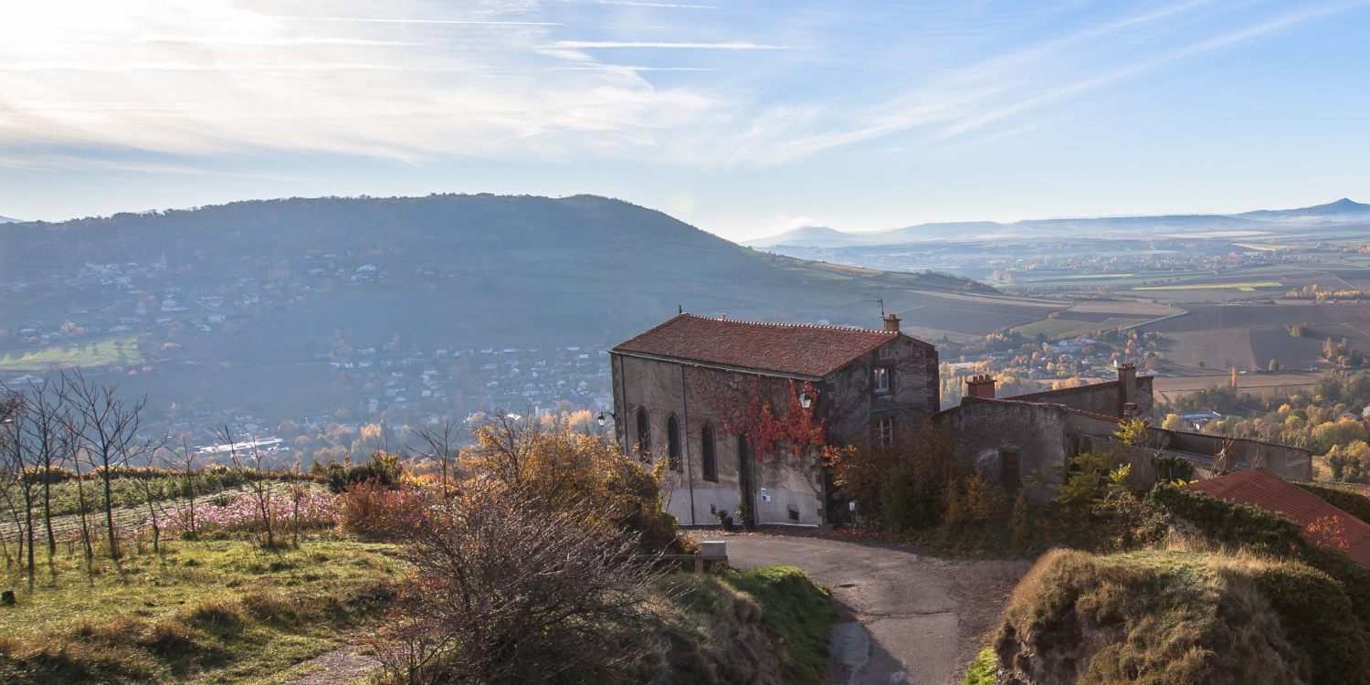 Photo 1 - Une chapelle devenue loft avec vue sur les volcans d'Auvergne - La chapelle et sa vue