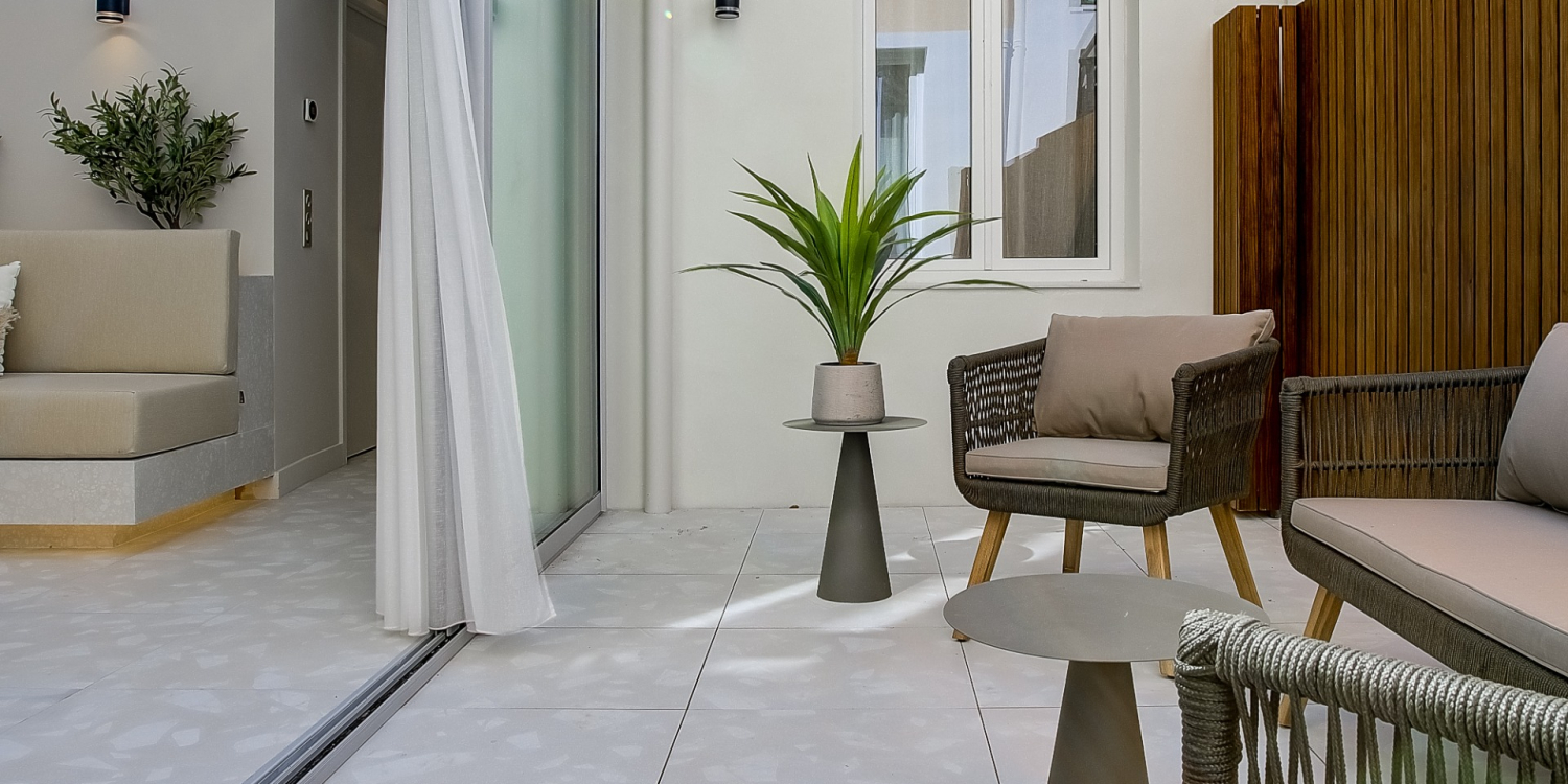 Photo 1 - Appartement lumineux de 150 m² au cœur de Cannes - Séjour avec terrasse