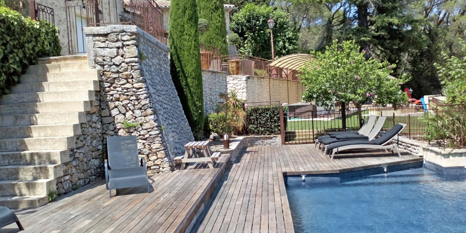 Photo 1 - Domaine en pleine garrigue aux portes de Montpellier - Terrasse piscine chauffée, pergola en arrière plan