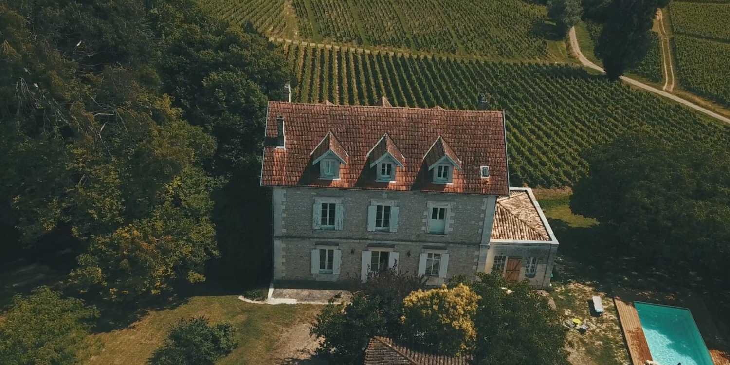 Photo 1 - Maison en pierre girondine au cœur d'un vignoble vallonné - Le domaine
