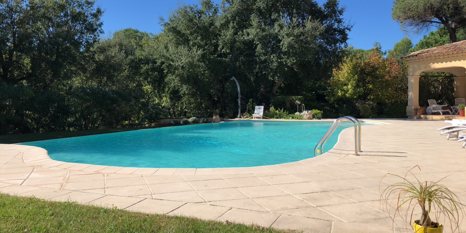 Photo 1 - Mas Provençal avec piscine et patio - 