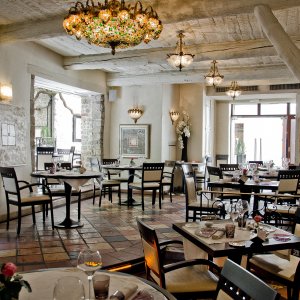 Photo 2 - Michelin star dining room in old town  - 