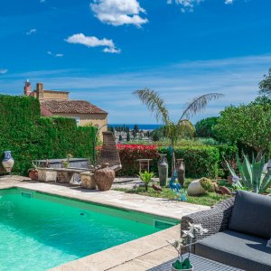 Photo 2 - Cannes -Bas de Villa avec splendide jardin exotique et méditerranéen avec piscine et  vue mer - 