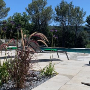 Photo 5 - Magnifique Domaine entouré de vignes Bio  - Une terrasse de 300m2 de plein pied avec la maison des Vignes, situé plein sud et face à la piscine et au parc vous permettra de vous détendre en toute tranquillité.