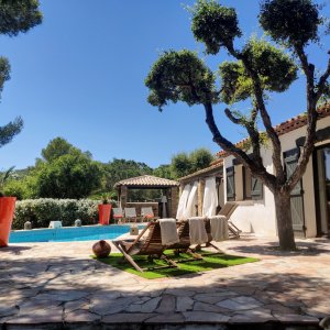 Photo 4 - Charmant mas provençal, splendide vue mer, piscine chauffée à débordement - La Crespina - Terrasse sud