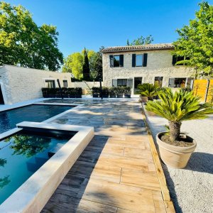 Photo 0 - Superbe Mas provençal avec piscine et jacuzzi - 