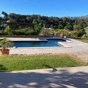Photo 9 - Villa avec piscine et terrain de pétanque au pied des collines de Marcel Pagnol  - Vue de la terrasse