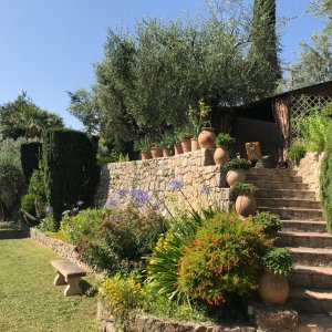 Photo 3 - Elegant Villa in Pays de Fayence - Berge d'entrée et son escalier vers la piscine et la Maison de Fer