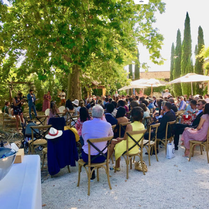 Photo 3 - Bastide du Régent, wedding estate in Provence - Cérémonie dans la cour