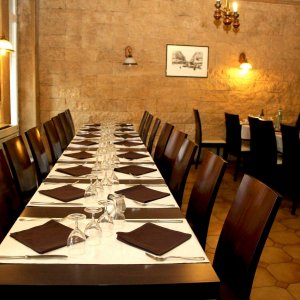 Photo 11 - Spacious two-level restaurant rooms - Table dressée pour un événement