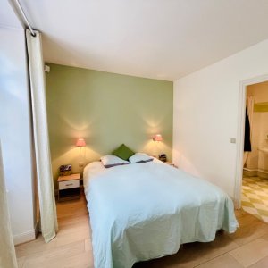 Photo 7 - La Villa Estrella - Piscine chauffée et Jacuzzi - Chambre double avec salle de douche 