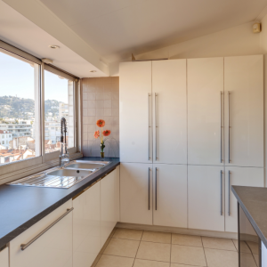 Photo 12 - 7th Floor Three Bedroom Penthouse Apartment, close to the Palais - 